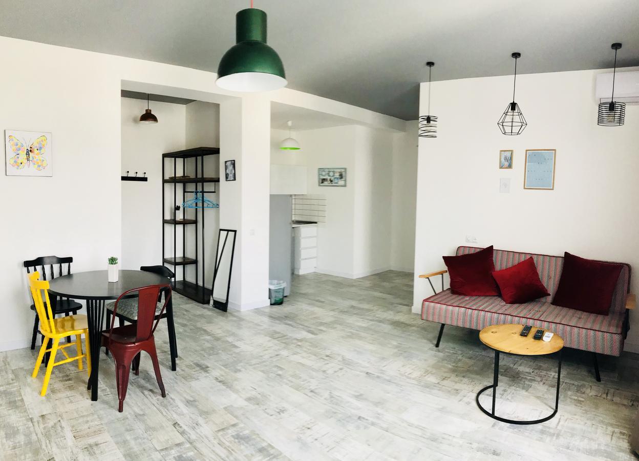 City Center Apartments By Happy Place Тбилиси Экстерьер фото