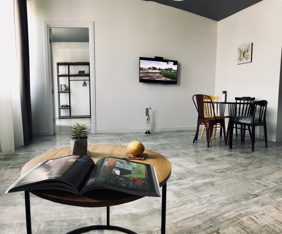 City Center Apartments By Happy Place Тбилиси Экстерьер фото
