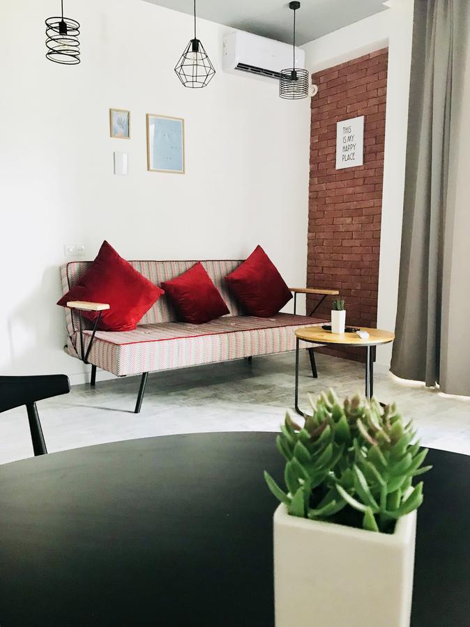 City Center Apartments By Happy Place Тбилиси Экстерьер фото