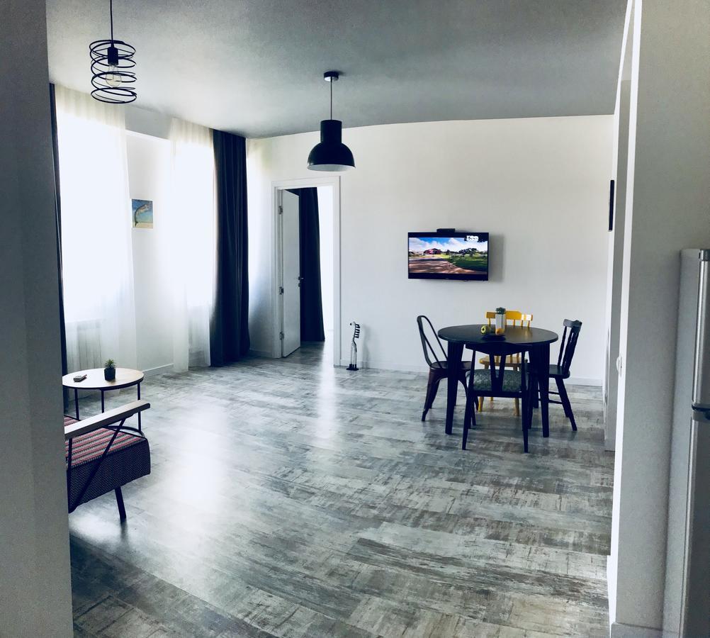 City Center Apartments By Happy Place Тбилиси Экстерьер фото