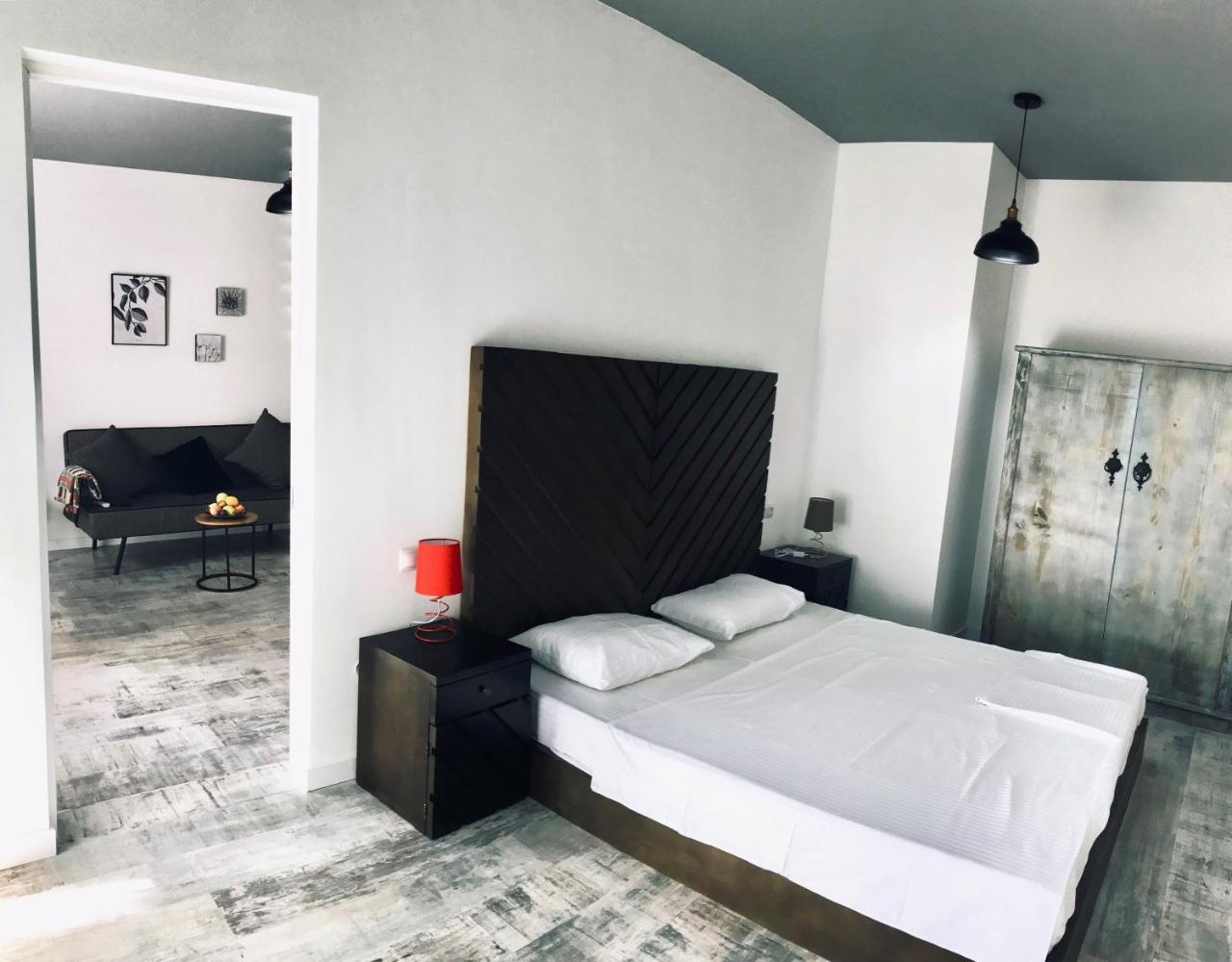 City Center Apartments By Happy Place Тбилиси Экстерьер фото