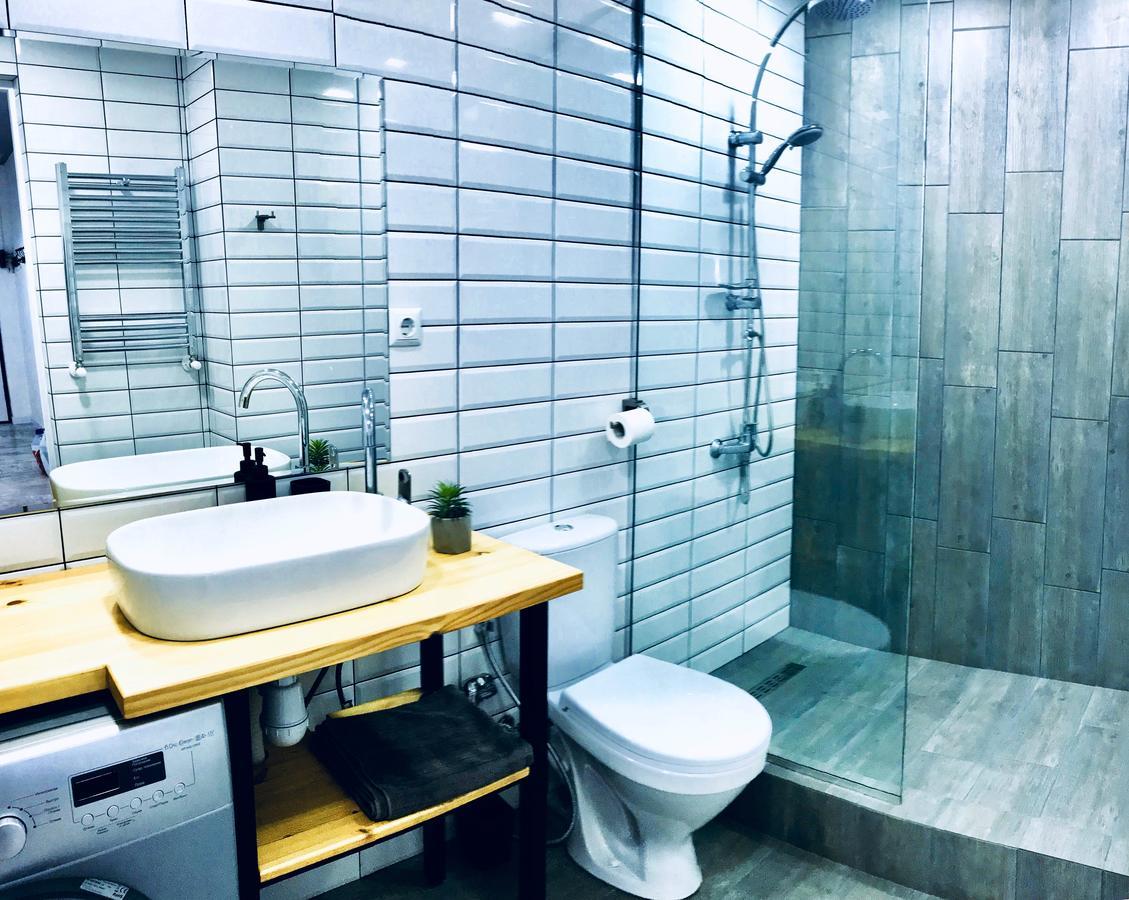 City Center Apartments By Happy Place Тбилиси Экстерьер фото