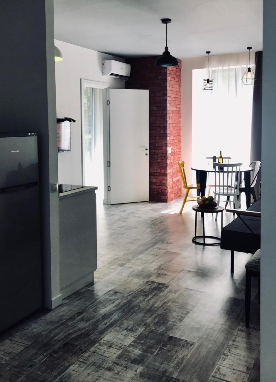 City Center Apartments By Happy Place Тбилиси Экстерьер фото