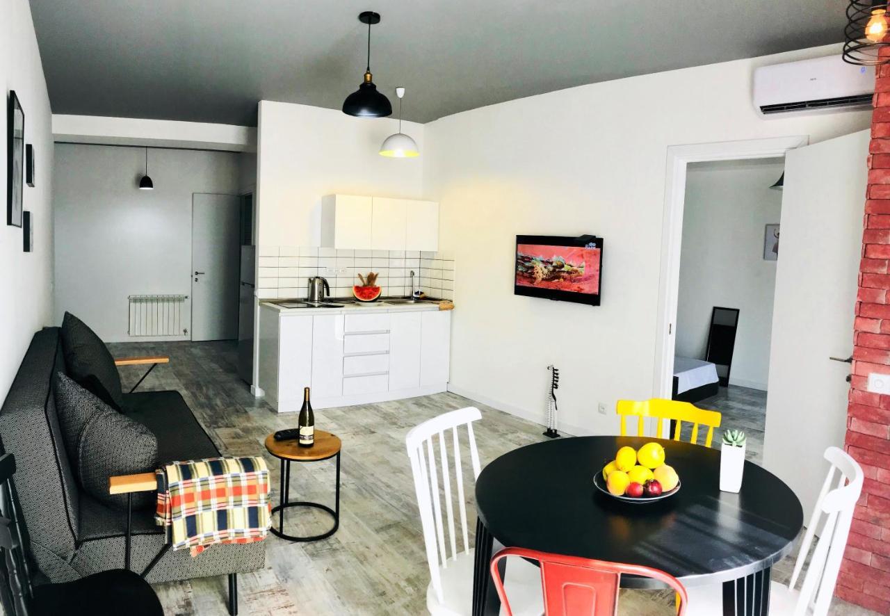City Center Apartments By Happy Place Тбилиси Экстерьер фото