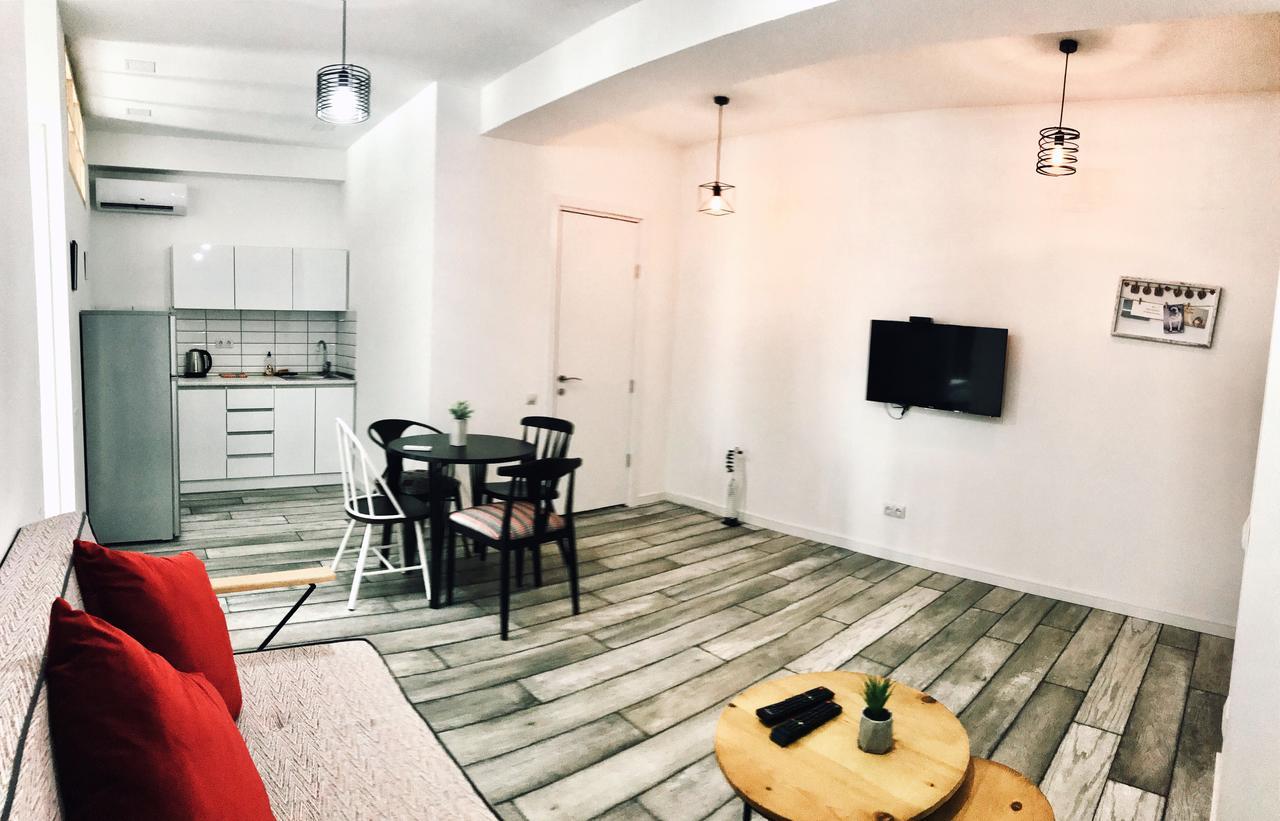 City Center Apartments By Happy Place Тбилиси Экстерьер фото