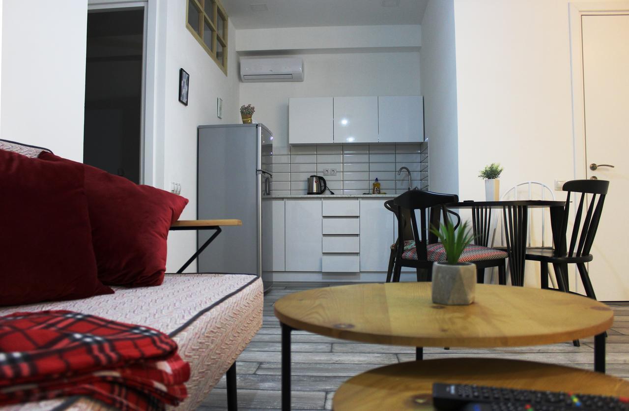 City Center Apartments By Happy Place Тбилиси Экстерьер фото