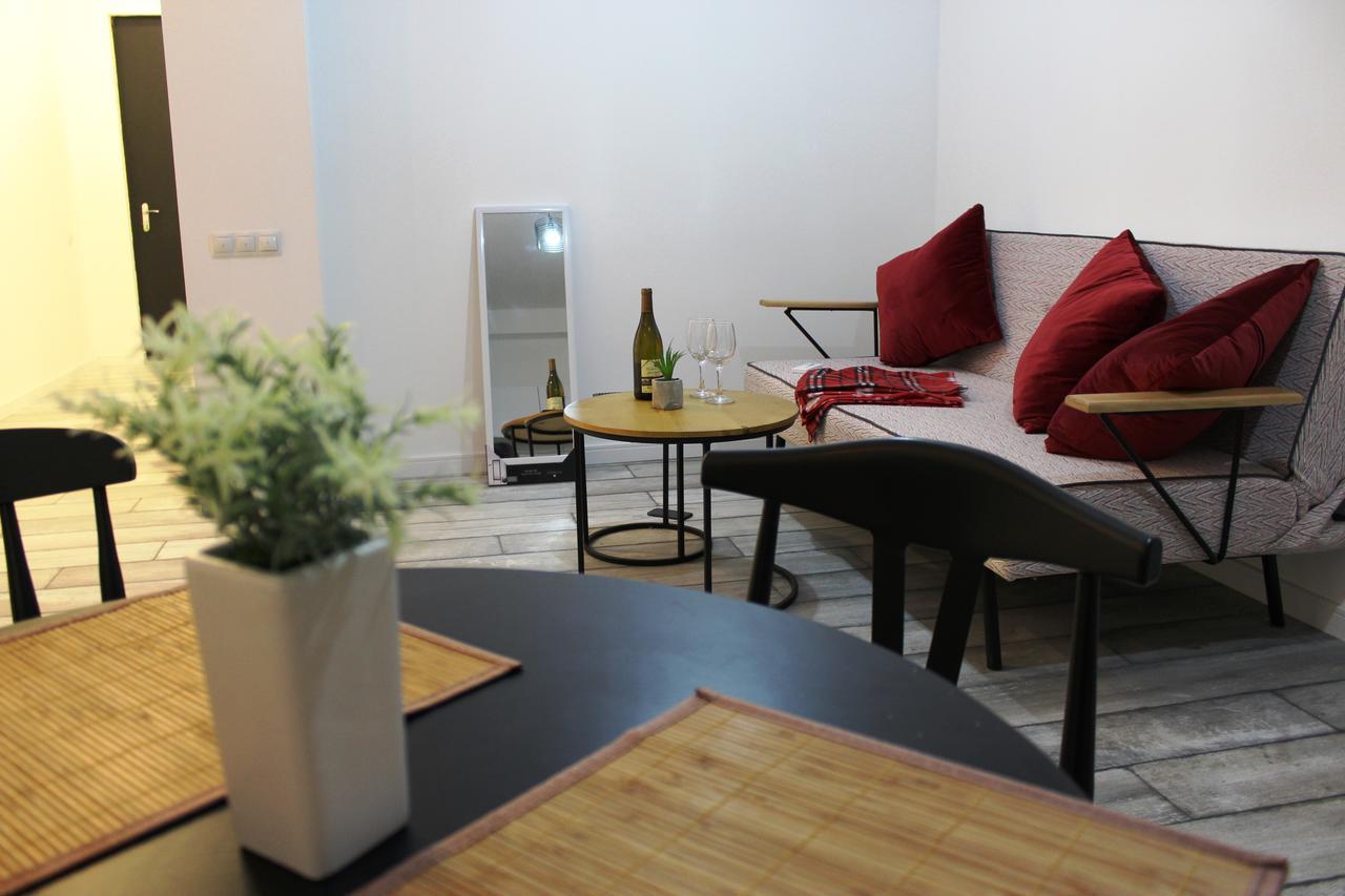 City Center Apartments By Happy Place Тбилиси Экстерьер фото